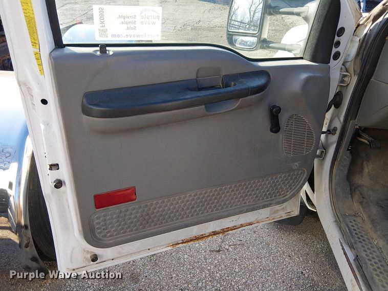 image for item FK0805 2005 Ford F550 truck cab and chassis