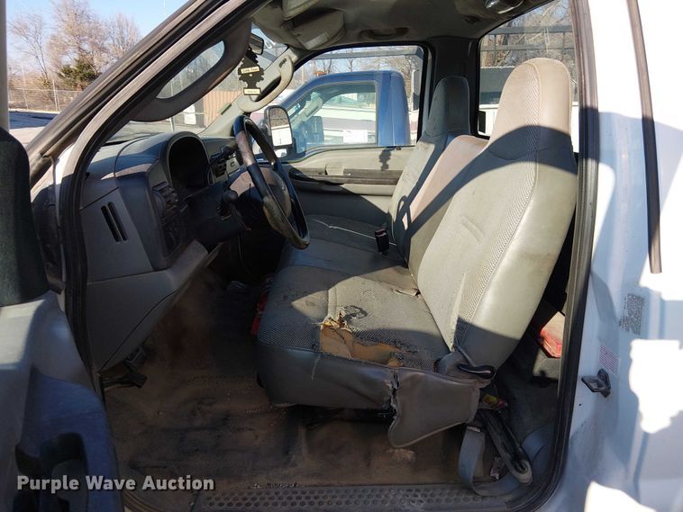 image for item FK0805 2005 Ford F550 truck cab and chassis