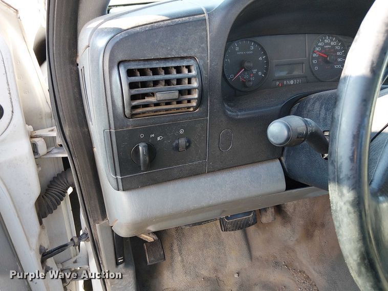 image for item FK0805 2005 Ford F550 truck cab and chassis