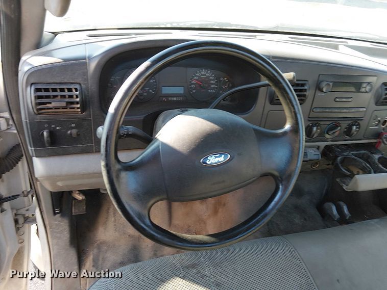 image for item FK0805 2005 Ford F550 truck cab and chassis