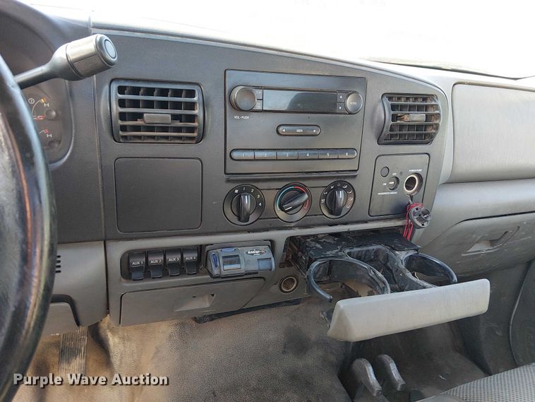 image for item FK0805 2005 Ford F550 truck cab and chassis