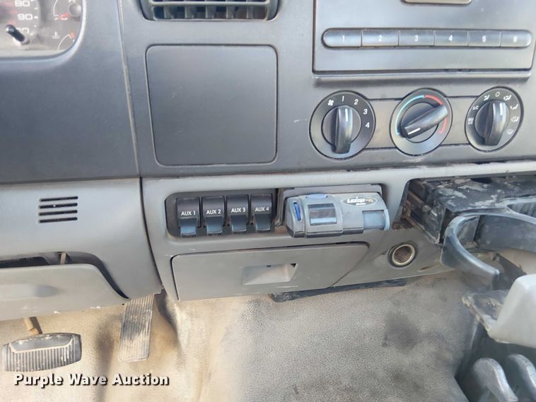 image for item FK0805 2005 Ford F550 truck cab and chassis