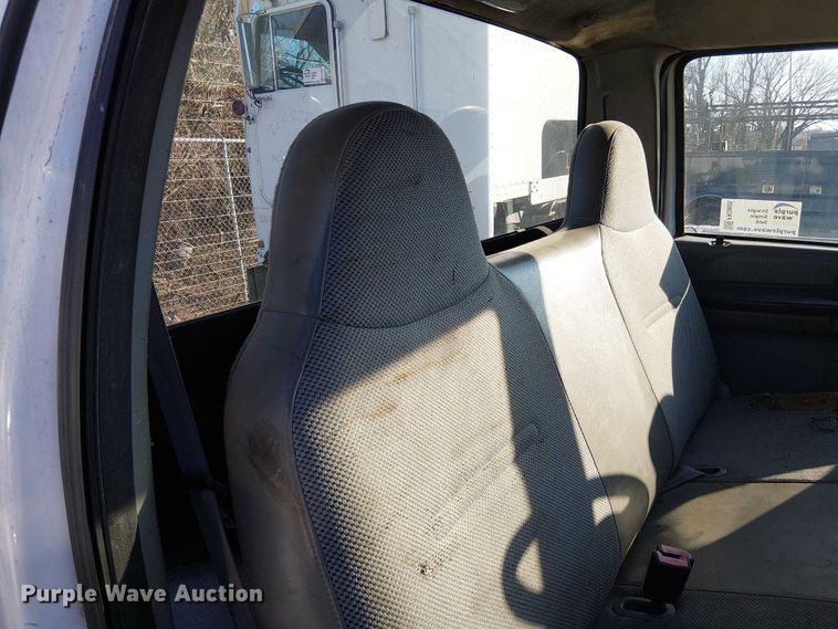 image for item FK0805 2005 Ford F550 truck cab and chassis