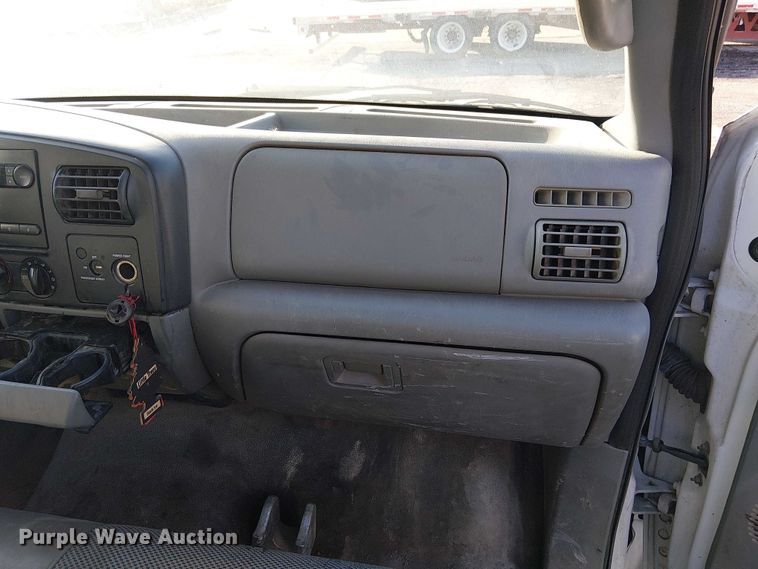 image for item FK0805 2005 Ford F550 truck cab and chassis