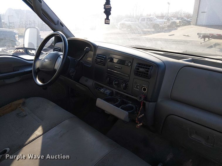 image for item FK0805 2005 Ford F550 truck cab and chassis