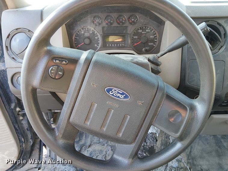 image for item FK0806 2008 Ford F350 Super Duty utility bed pickup truck