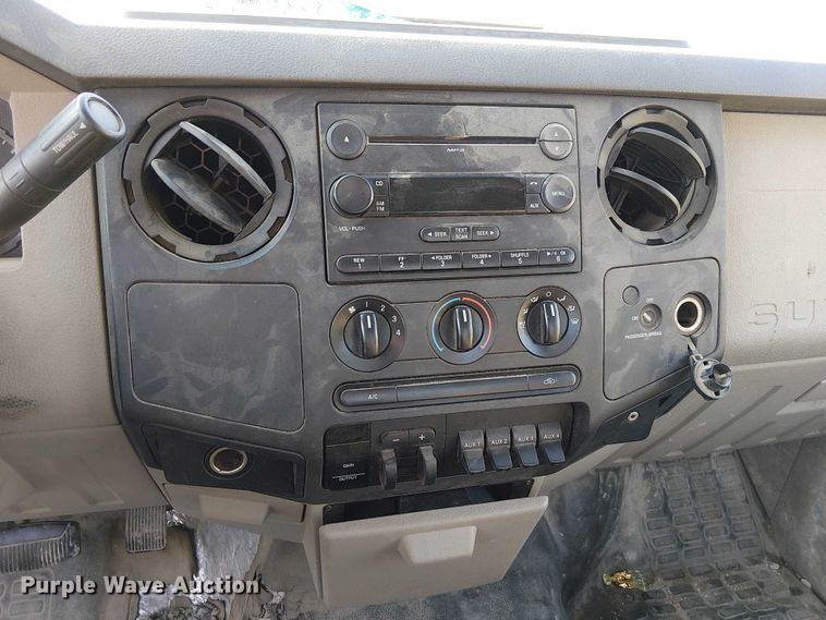 image for item FK0806 2008 Ford F350 Super Duty utility bed pickup truck