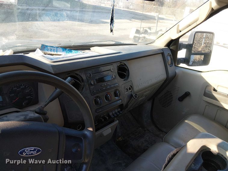 image for item FK0806 2008 Ford F350 Super Duty utility bed pickup truck