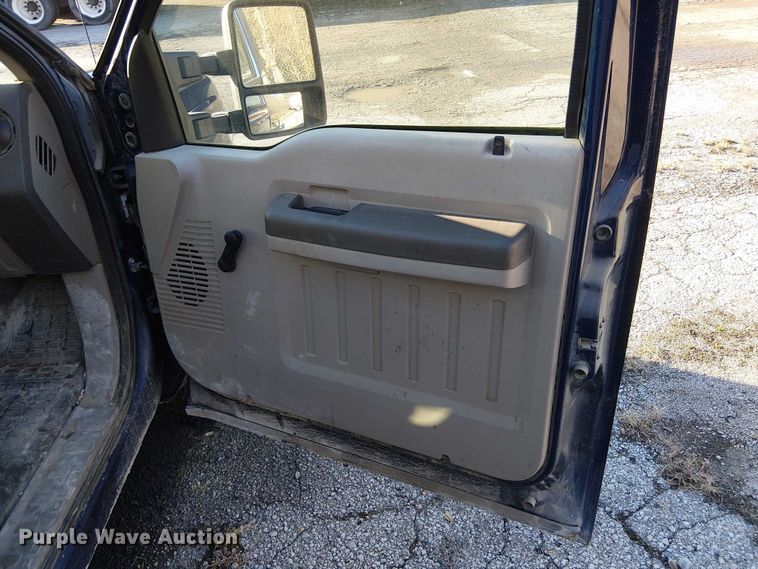 image for item FK0806 2008 Ford F350 Super Duty utility bed pickup truck