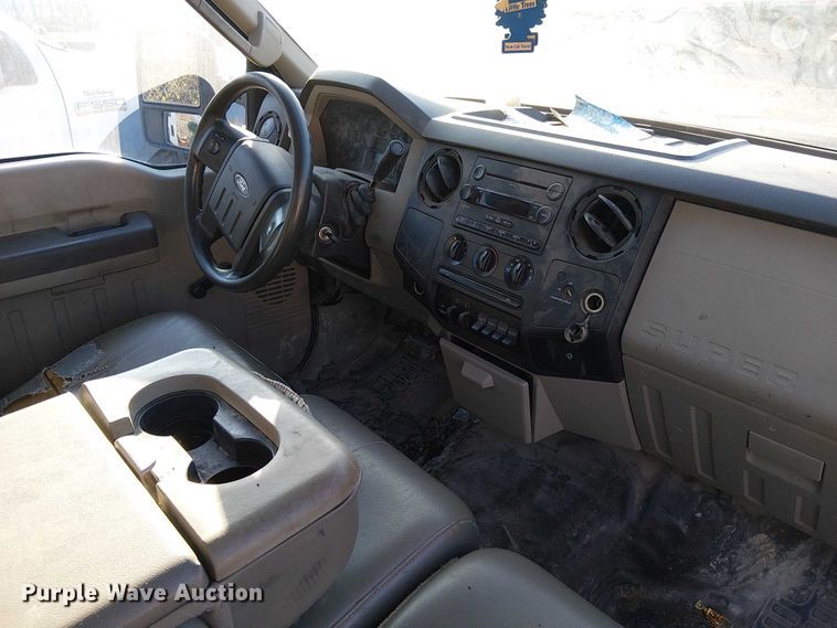 image for item FK0806 2008 Ford F350 Super Duty utility bed pickup truck