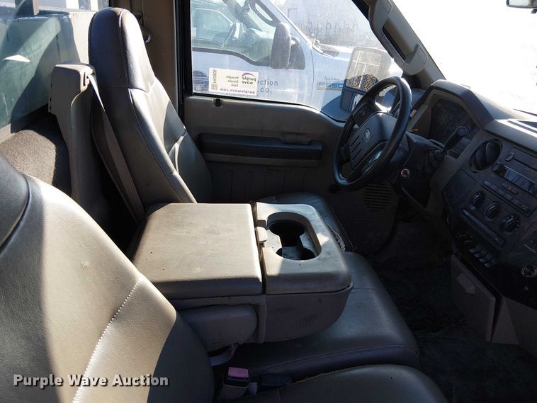 image for item FK0806 2008 Ford F350 Super Duty utility bed pickup truck