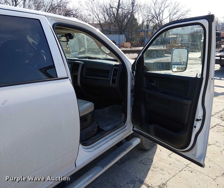 image for item FK0807 2015 RAM 3500 Crew Cab pickup truck