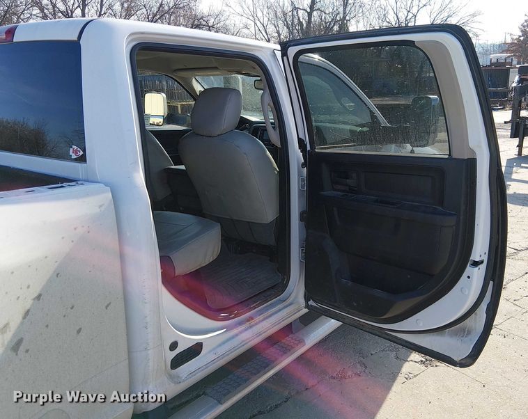 image for item FK0807 2015 RAM 3500 Crew Cab pickup truck