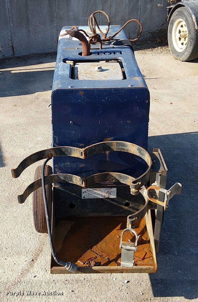 image for item FK0822 Miller Bobcat 225 welder/generator