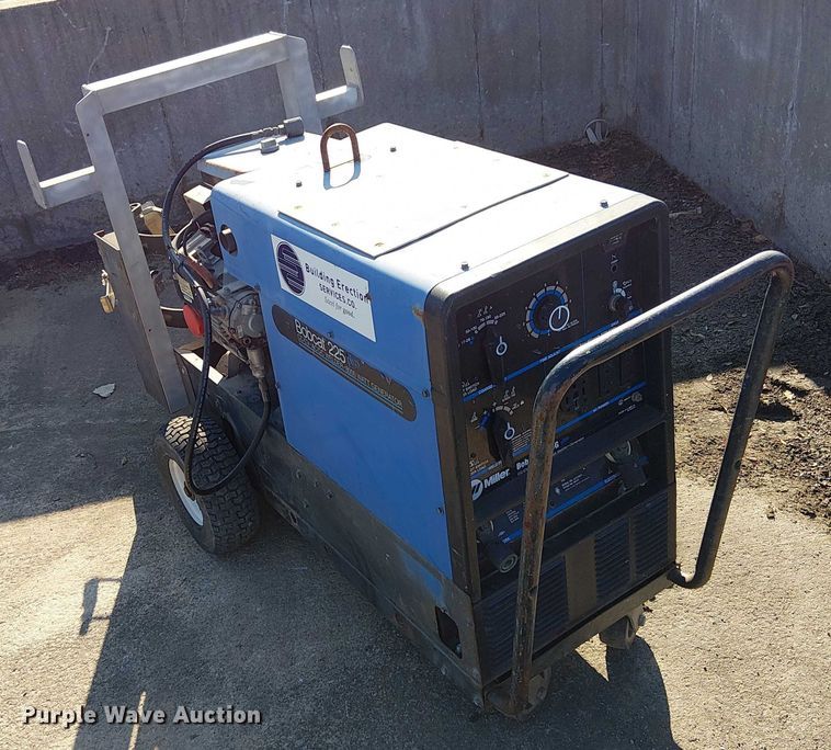 image for item FK0823 Miller Bobcat 225G welder/generator