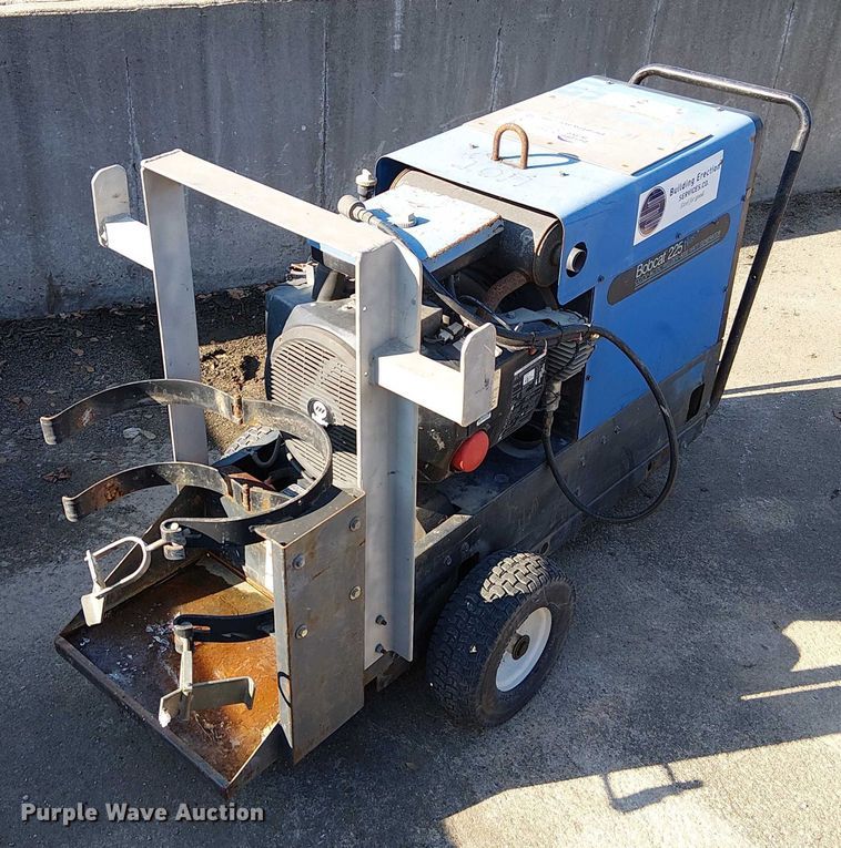 image for item FK0823 Miller Bobcat 225G welder/generator