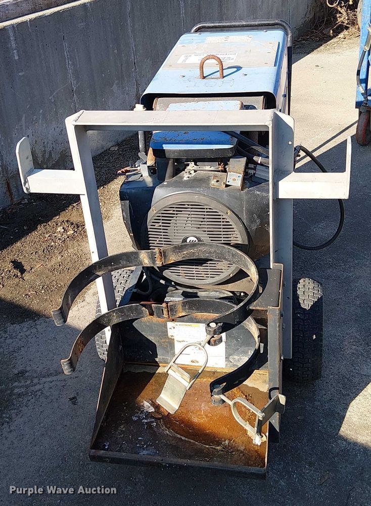 image for item FK0823 Miller Bobcat 225G welder/generator