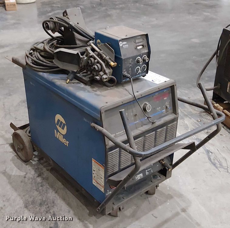 image for item FK0868 Miller Deltaweld 452 welder