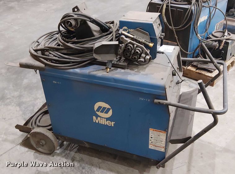 image for item FK0868 Miller Deltaweld 452 welder