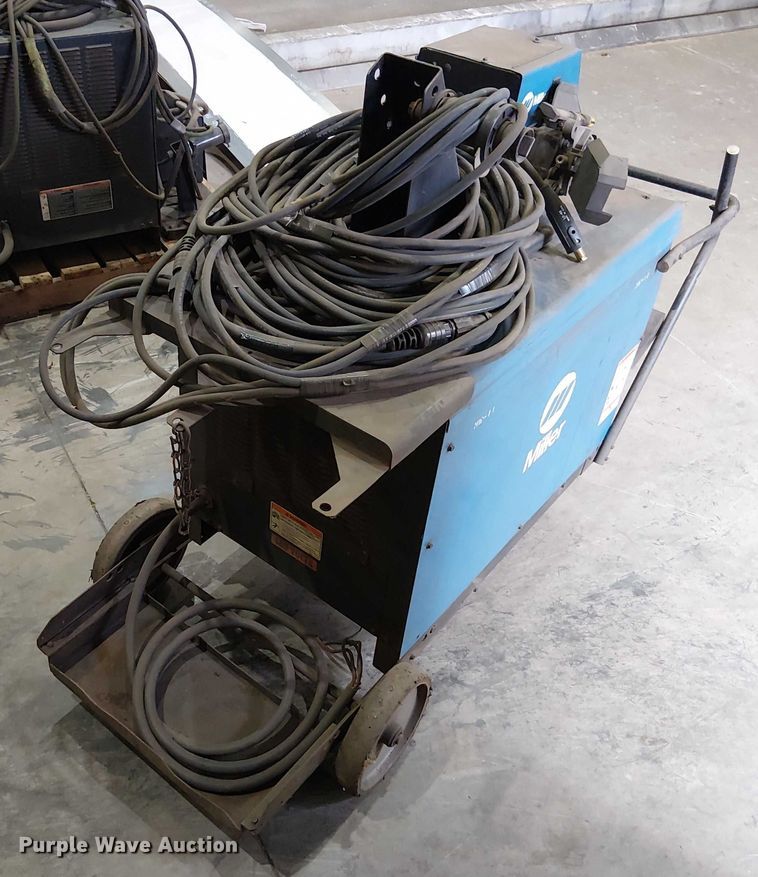 image for item FK0868 Miller Deltaweld 452 welder