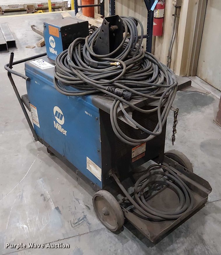 image for item FK0868 Miller Deltaweld 452 welder