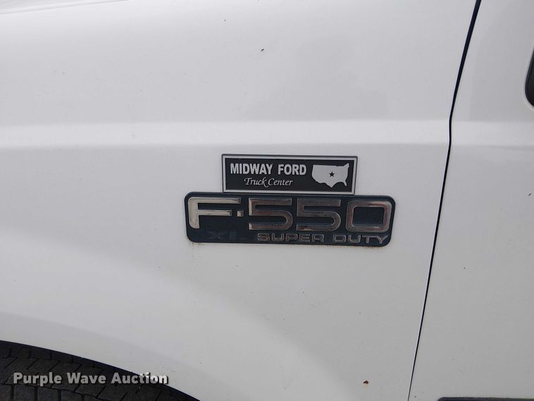 image for item FK0872 2000 Ford F550 Super Duty Crew Cab flatbed truck