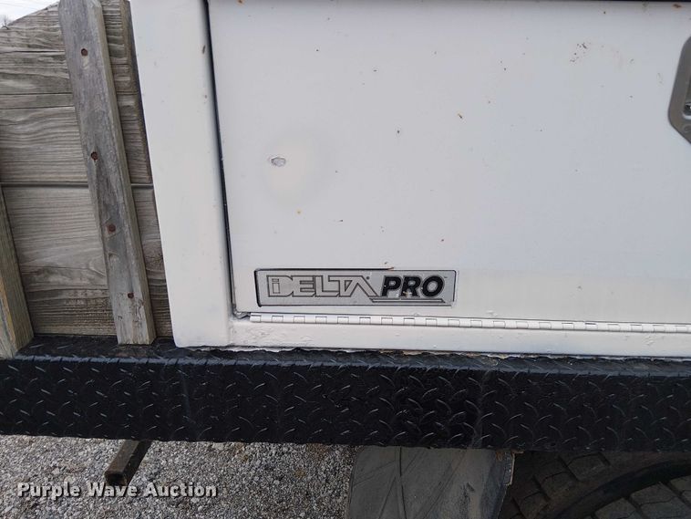 image for item FK0872 2000 Ford F550 Super Duty Crew Cab flatbed truck