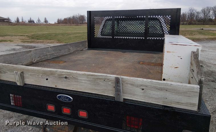 image for item FK0872 2000 Ford F550 Super Duty Crew Cab flatbed truck