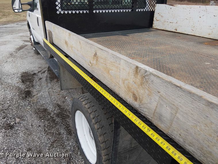 image for item FK0872 2000 Ford F550 Super Duty Crew Cab flatbed truck