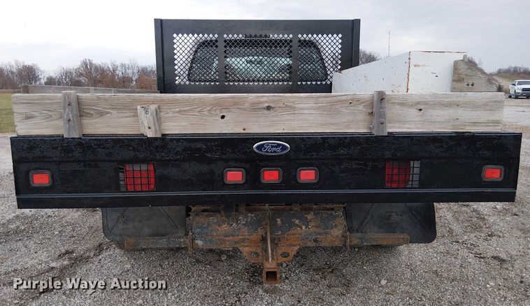 image for item FK0872 2000 Ford F550 Super Duty Crew Cab flatbed truck