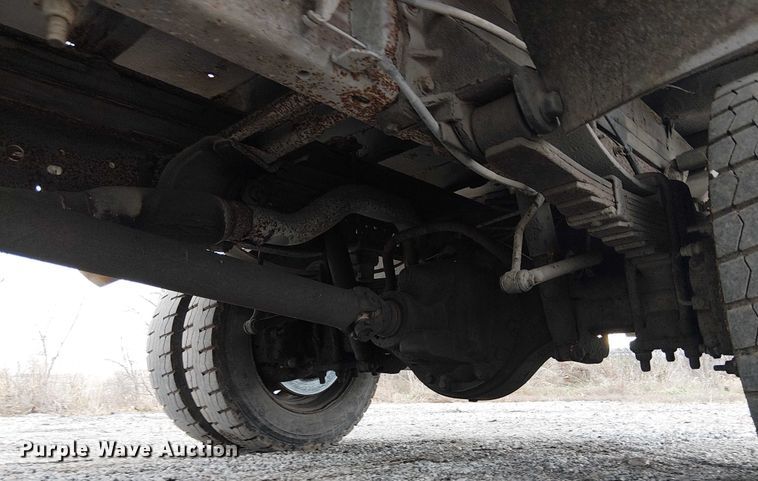 image for item FK0872 2000 Ford F550 Super Duty Crew Cab flatbed truck