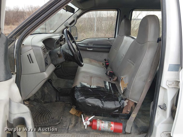 image for item FK0872 2000 Ford F550 Super Duty Crew Cab flatbed truck