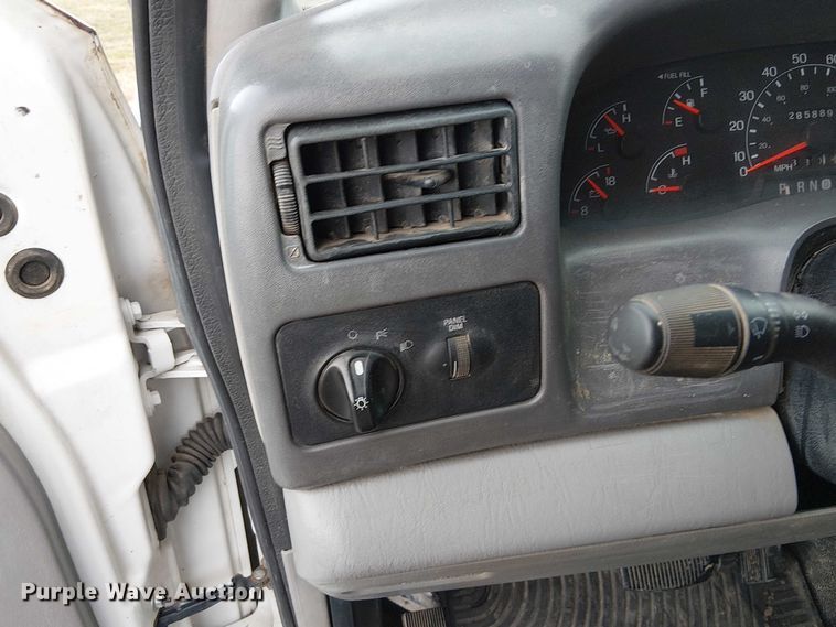 image for item FK0872 2000 Ford F550 Super Duty Crew Cab flatbed truck