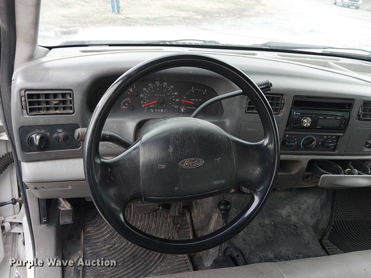 image for item FK0872 2000 Ford F550 Super Duty Crew Cab flatbed truck