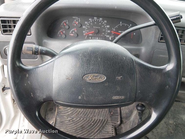 image for item FK0872 2000 Ford F550 Super Duty Crew Cab flatbed truck