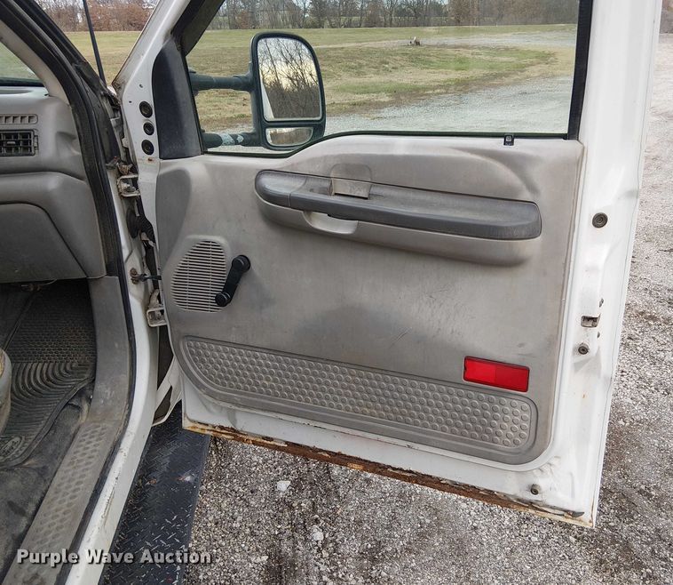 image for item FK0872 2000 Ford F550 Super Duty Crew Cab flatbed truck