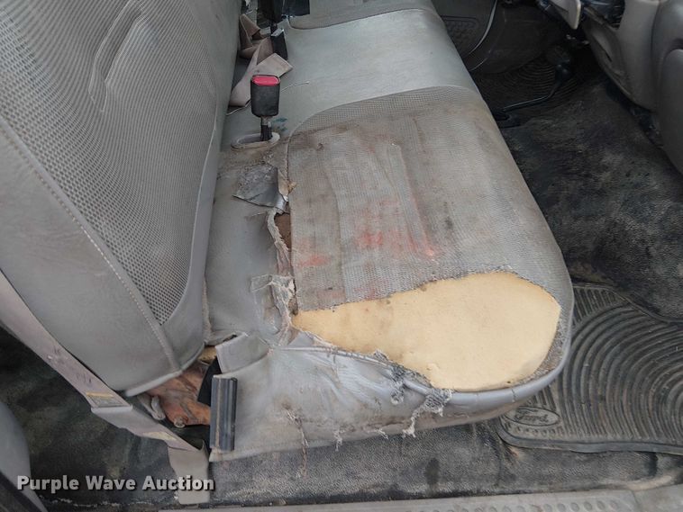 image for item FK0872 2000 Ford F550 Super Duty Crew Cab flatbed truck