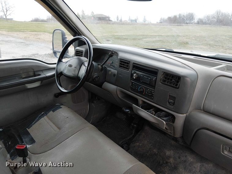 image for item FK0872 2000 Ford F550 Super Duty Crew Cab flatbed truck