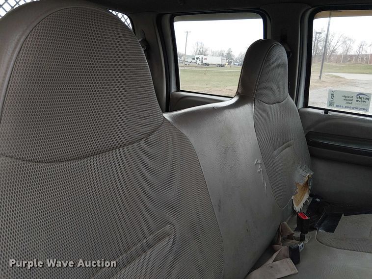 image for item FK0872 2000 Ford F550 Super Duty Crew Cab flatbed truck