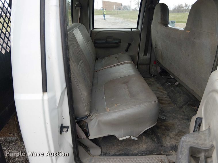 image for item FK0872 2000 Ford F550 Super Duty Crew Cab flatbed truck