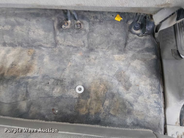 image for item FK0872 2000 Ford F550 Super Duty Crew Cab flatbed truck