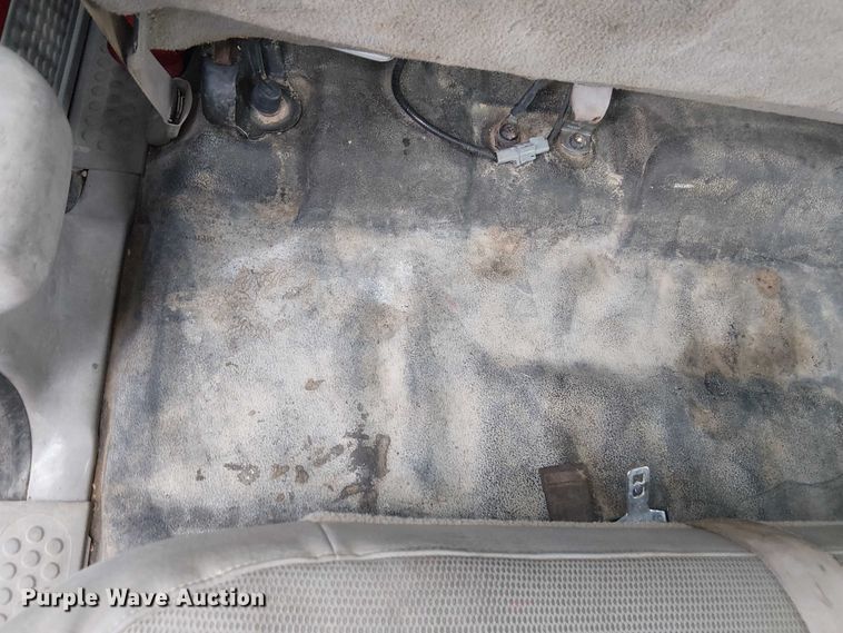 image for item FK0872 2000 Ford F550 Super Duty Crew Cab flatbed truck