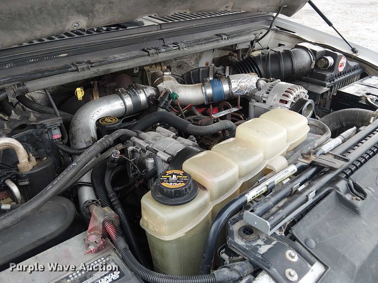 image for item FK0872 2000 Ford F550 Super Duty Crew Cab flatbed truck