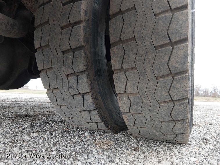 image for item FK0872 2000 Ford F550 Super Duty Crew Cab flatbed truck