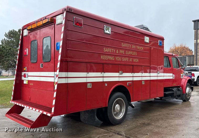 image for item FK1027 1997 International 4700 utility / service truck