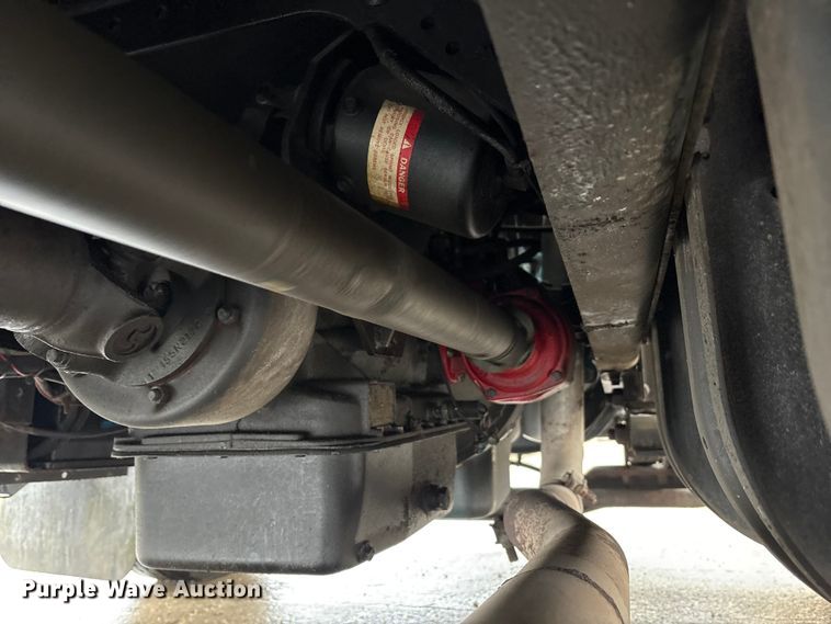 image for item FK1027 1997 International 4700 utility / service truck