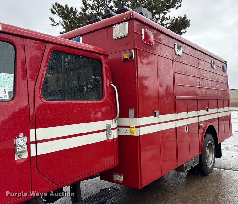 image for item FK1027 1997 International 4700 utility / service truck