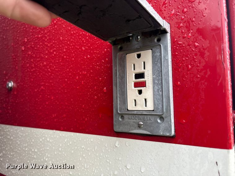 image for item FK1027 1997 International 4700 utility / service truck