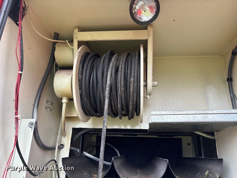 image for item FK1027 1997 International 4700 utility / service truck