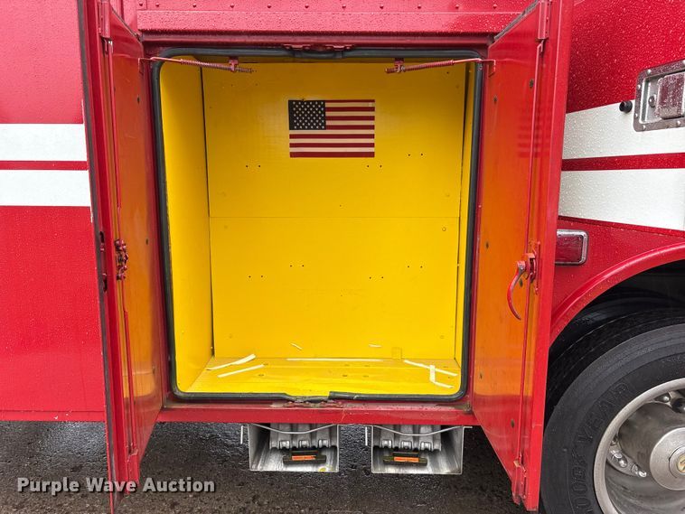 image for item FK1027 1997 International 4700 utility / service truck